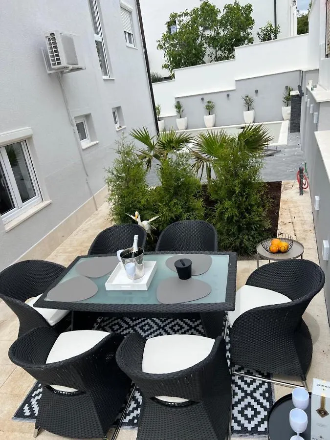 Apartments Imperium Trogir 0*,